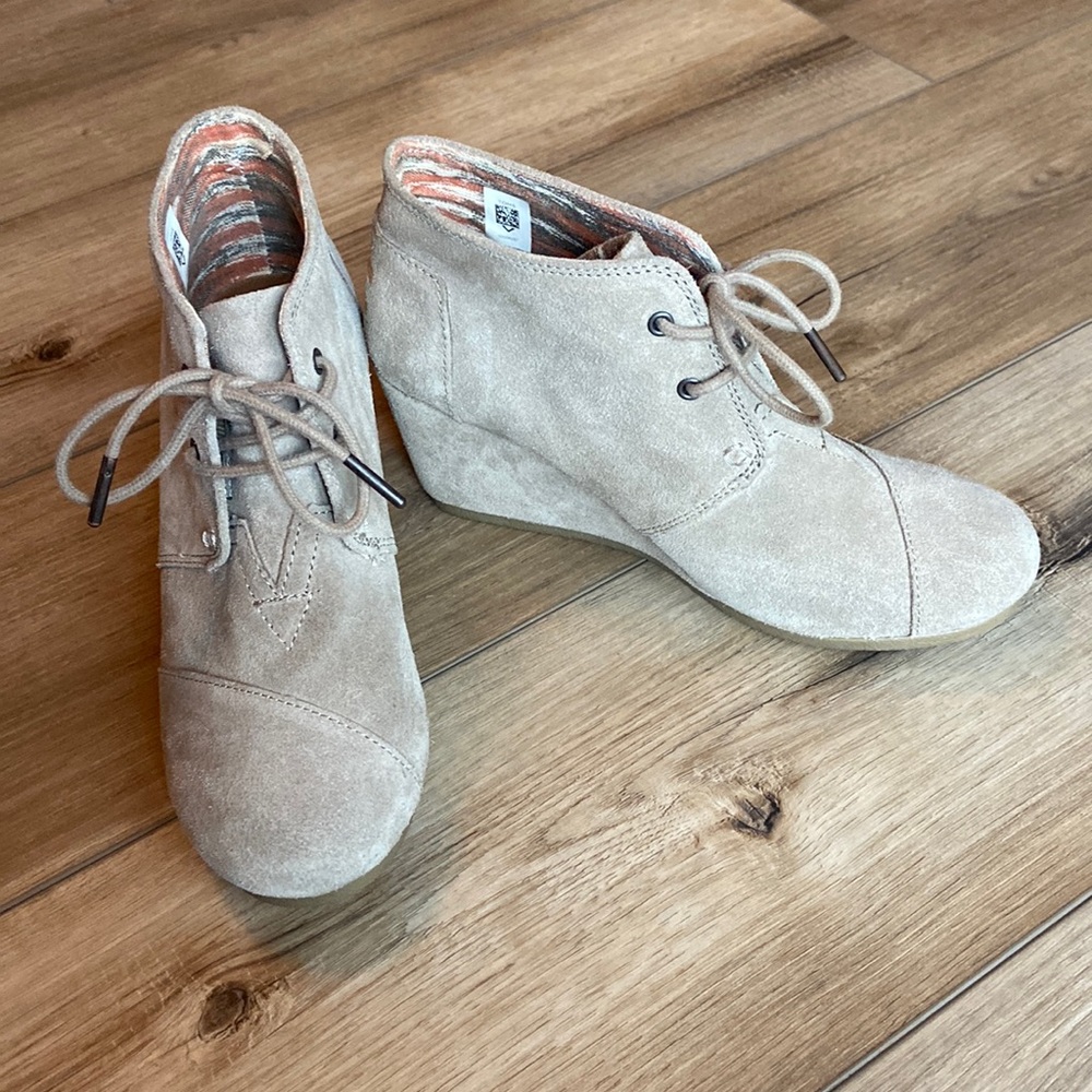 TOMS Booties - Picture 1 of 6